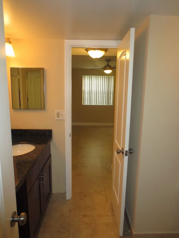 Building Photo - 2871 N Oakland Forest Dr