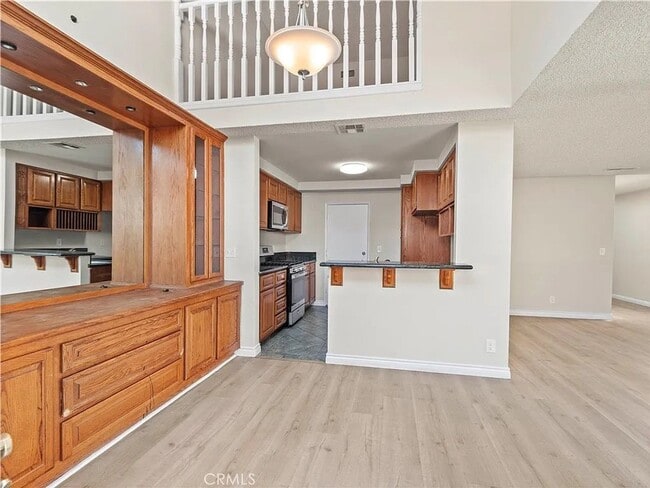 Building Photo - Luxurious 2-Bedroom Townhome with Loft in ...