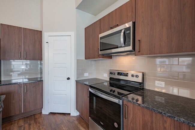 Building Photo - 609 Wheatfield Dr