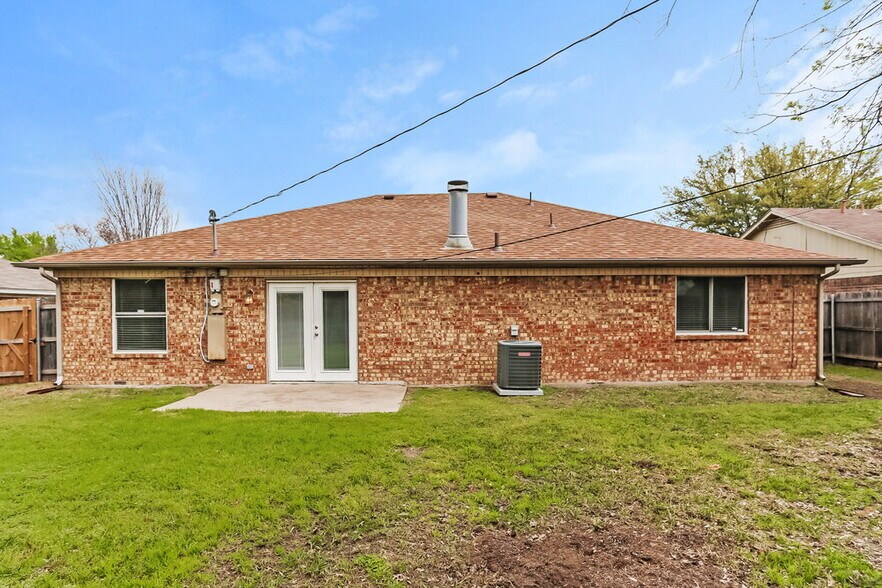 Building Photo - 6306 Twin Maple Ct