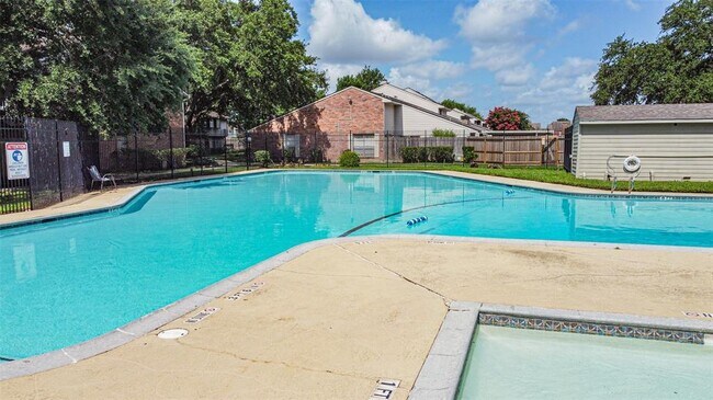 Building Photo - 9345 Westwood Village Dr