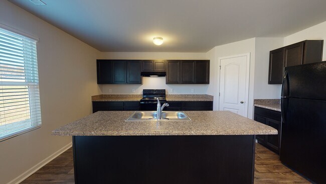 Building Photo - 129 Maple Tree Ln