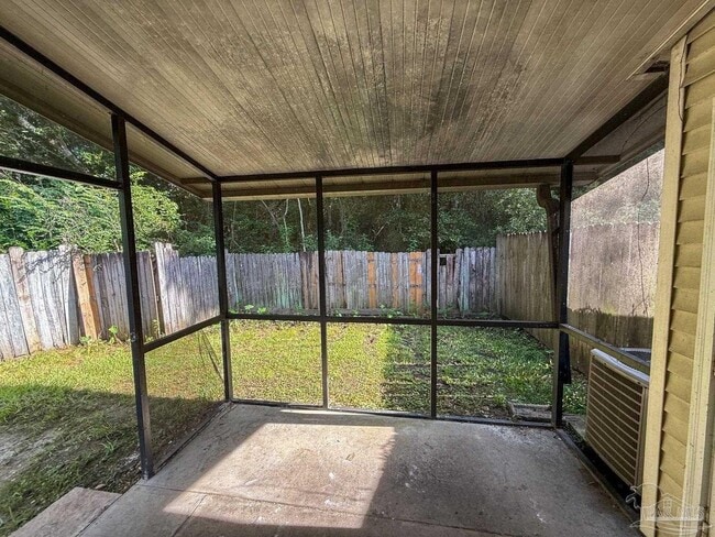 Building Photo - 424 E Burgess Rd