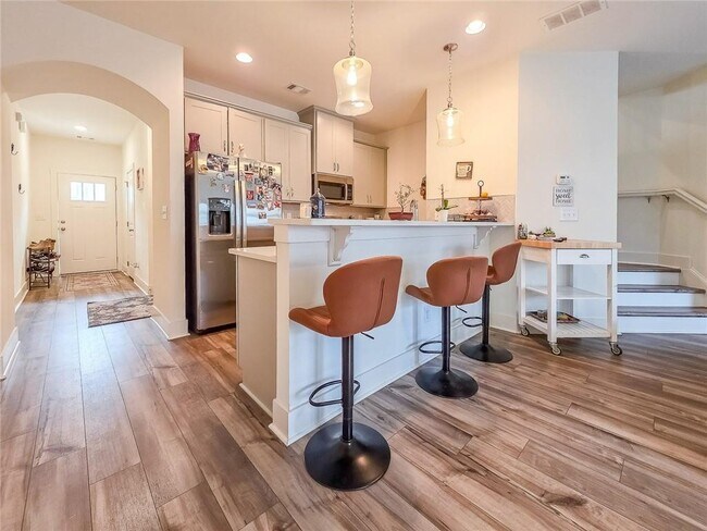 Building Photo - 5786 Calle Vis Dr