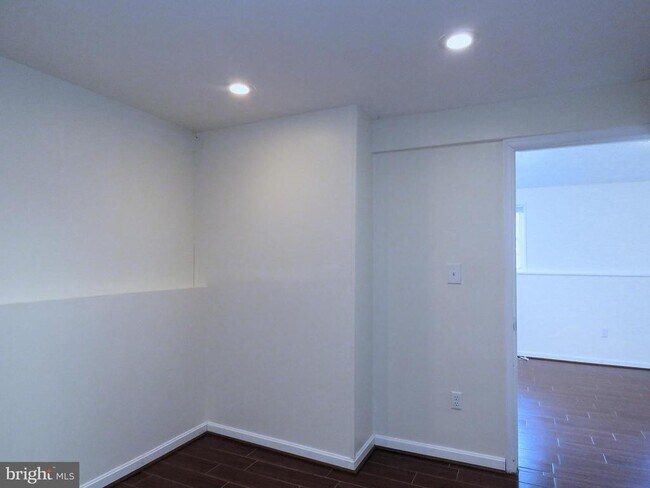 Building Photo - 7125 Vantage Dr