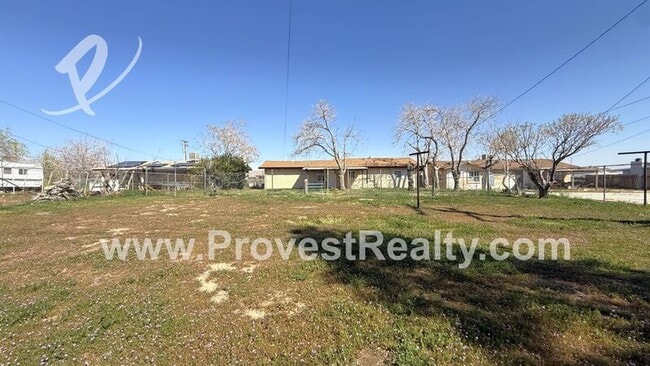 Building Photo - 15941 Vine St