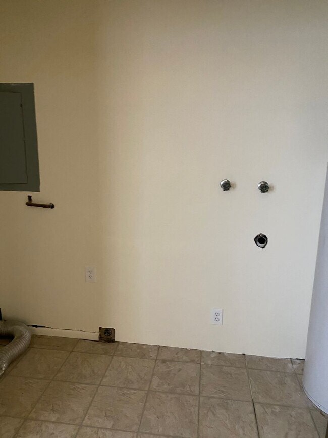 Building Photo - 836 Boyd St