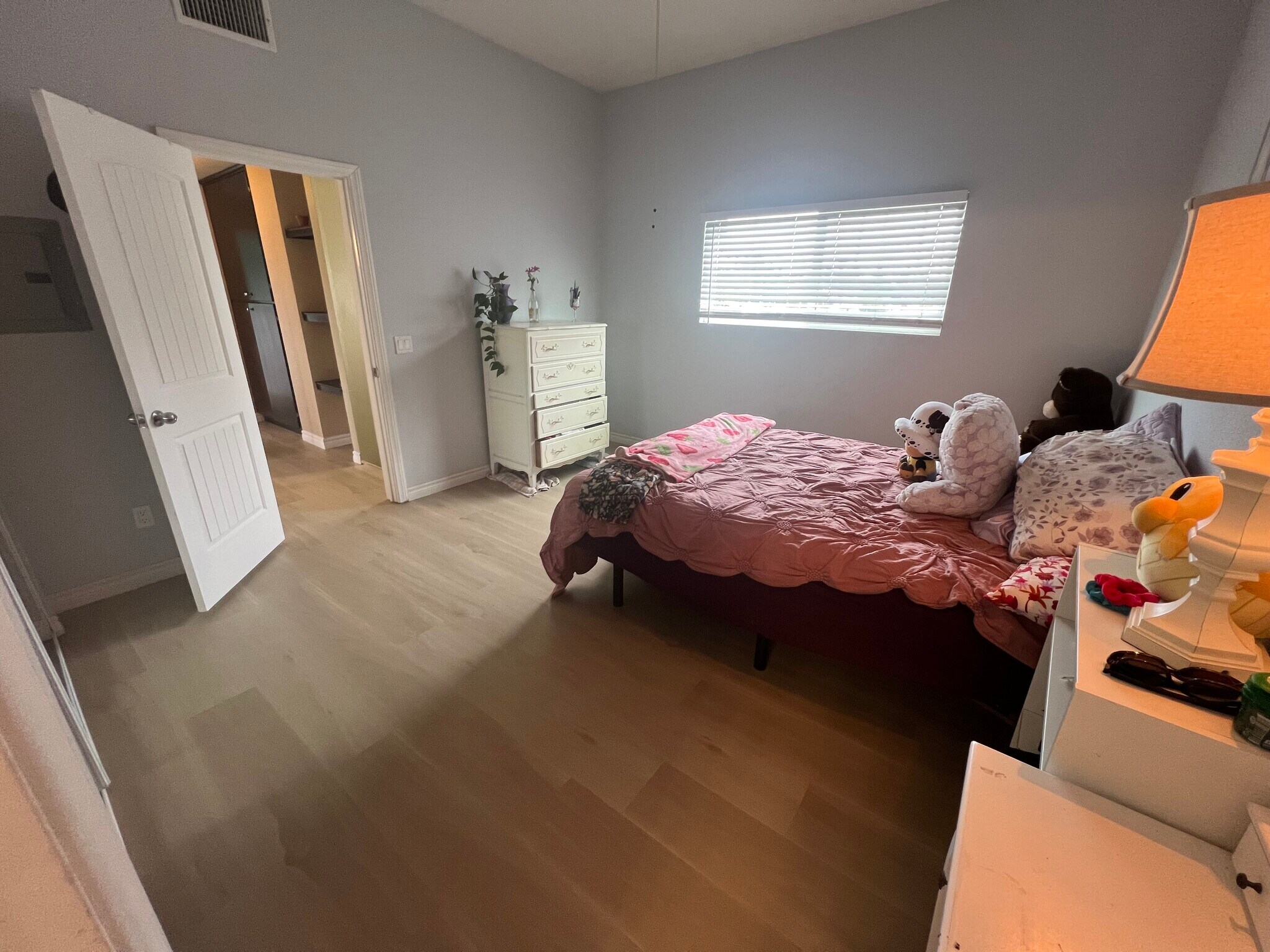 Building Photo - 1070 Fifth Ave