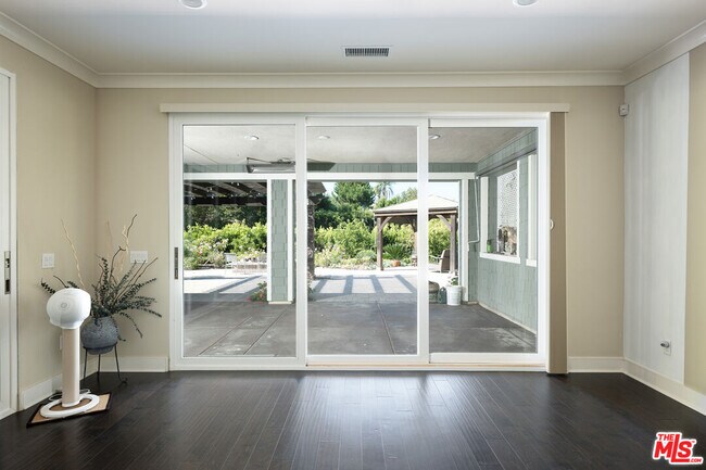 Building Photo - 9 Casaba Rd