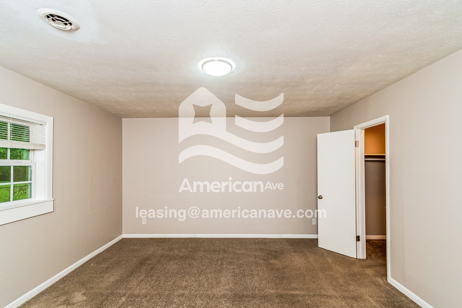 Building Photo - 1605 Blue Springs Rd