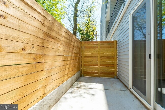 Building Photo - 45 W Haines St