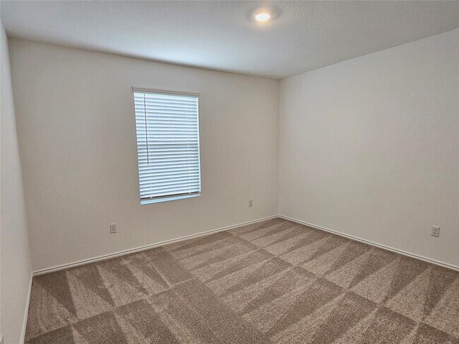 Building Photo - 414 Bass Dr