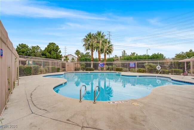 Building Photo - 7268 Vinca Rd