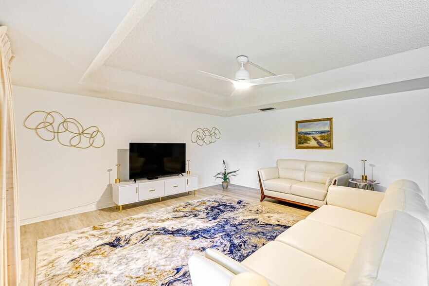 Building Photo - 432 Teryl Rd