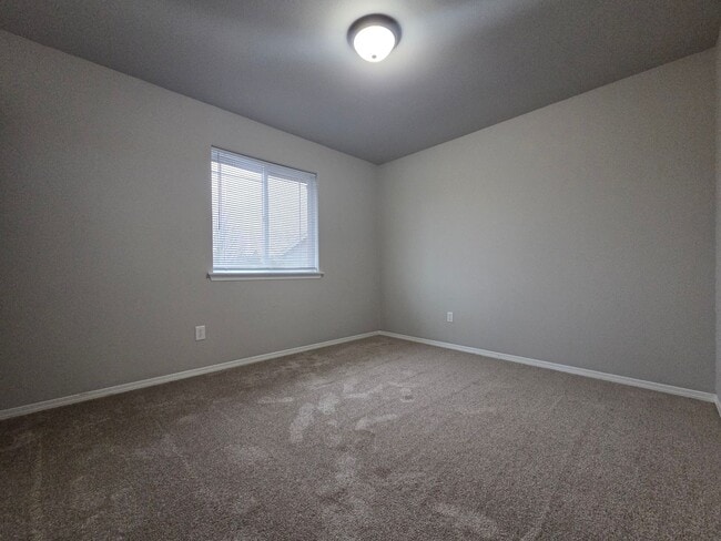 Building Photo - Tired of Apartments? Come Live In This Beauty!!