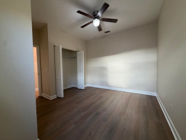 Building Photo - 9491 SW Merlin Ct