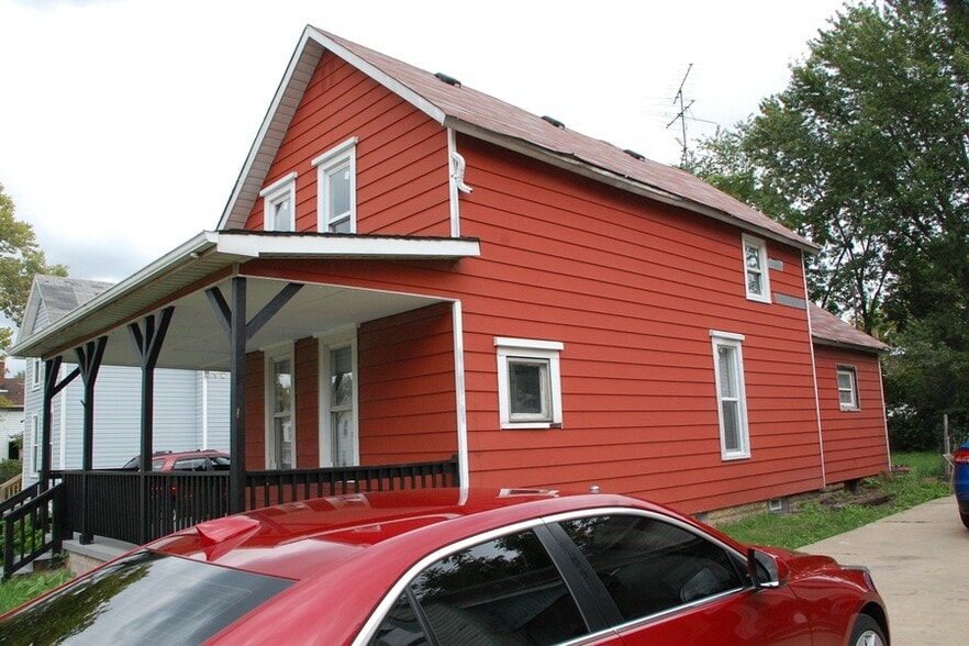 Building Photo - 575 W 13th St