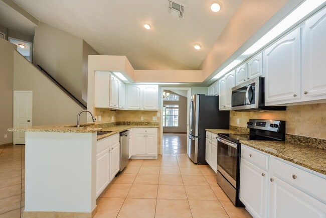 Building Photo - 3042 Stillwater Dr