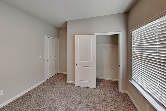 Building Photo - 5071 Shellback Dr