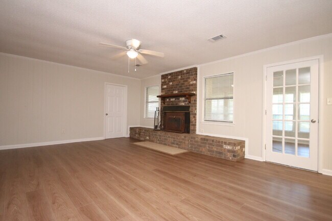 Building Photo - Country Living at Its Best! Renovated 3BR Home on Over an Acre with Sunroom, Fireplace & Room to ...