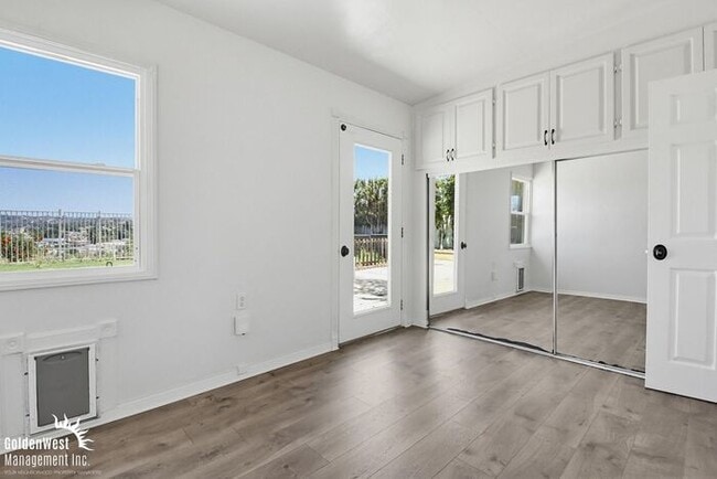 Building Photo - Enchanting 3Bdm 2Ba Home with Scenic Views in San Diego!