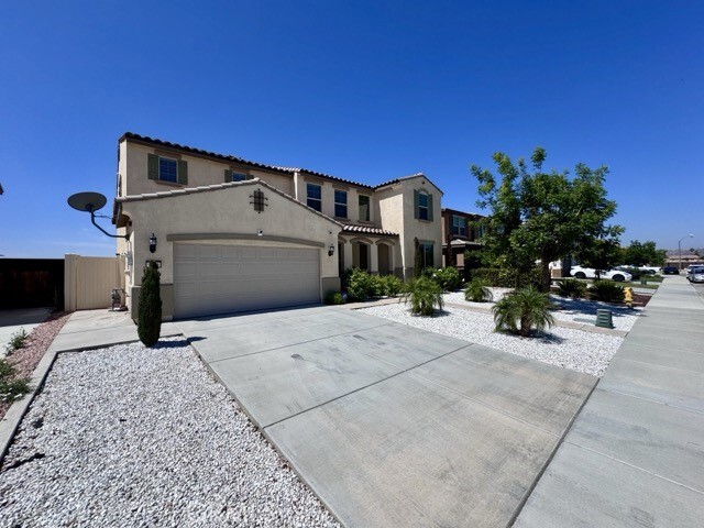 Building Photo - 1065 Regala St