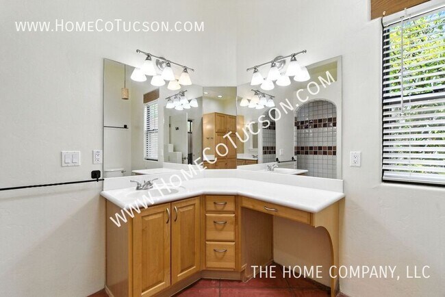 Building Photo - 1921 S Doubletree Ln