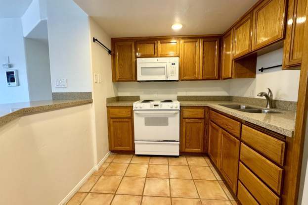 Building Photo - 360 Rosecrans St