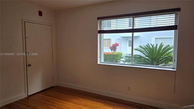 Building Photo - 530 SW 10th St