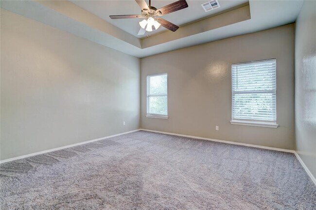 Building Photo - 2023 Westbury Dr