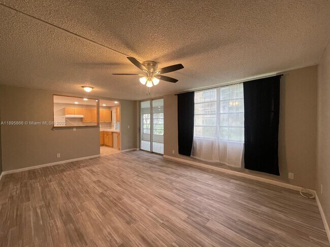 Building Photo - 7875 Margate Blvd