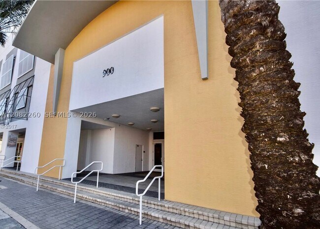 Building Photo - 900 SW 8th St