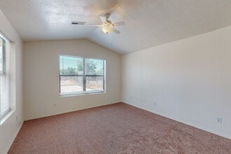 Building Photo - CLEAN CUTE SOUTH VALLEY 2 Bedroom 1 Bath