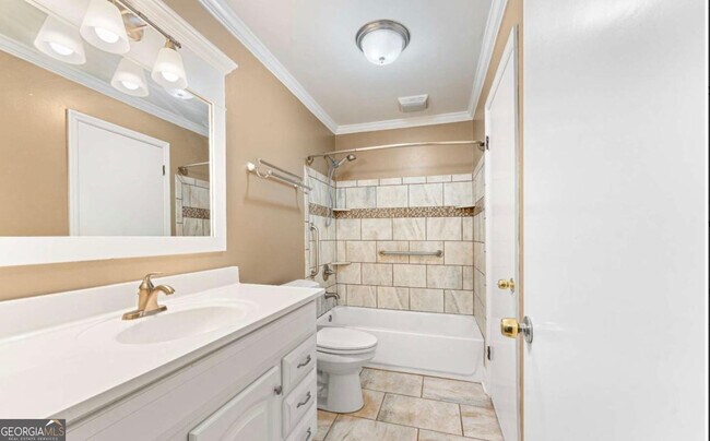 Building Photo - 173 Madison St