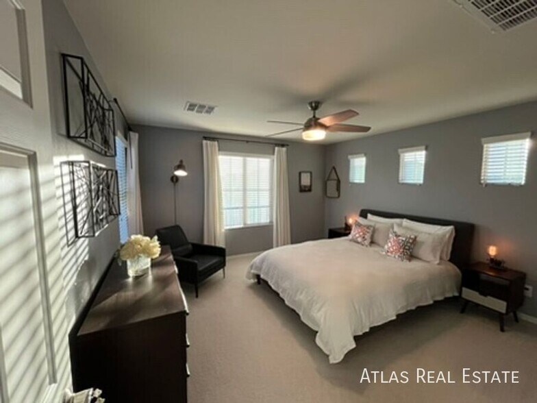 Building Photo - 3630 E Covey Ln
