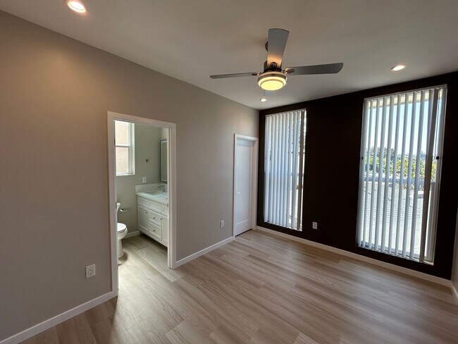 Building Photo - Newly Built 4 bed 2 bath unit (2024)