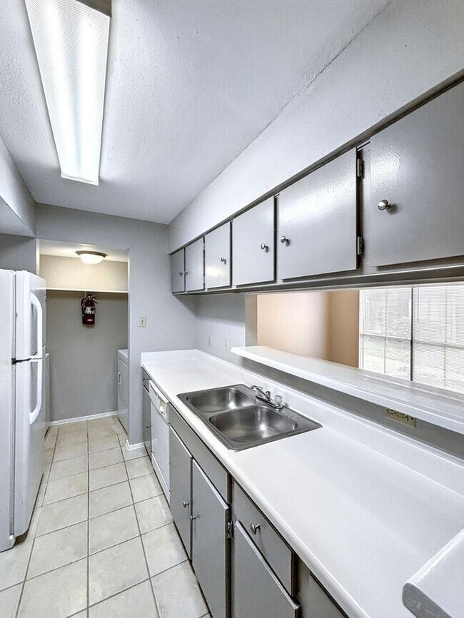 Building Photo - 7200 W T C Jester Blvd