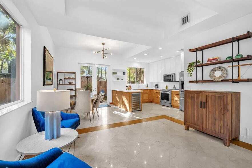 Building Photo - 3216 Gifford Ln