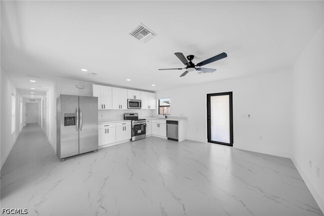 Building Photo - 4984 Fairway Ct