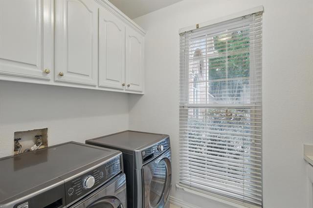 Building Photo - 2413 Oak Brook Dr