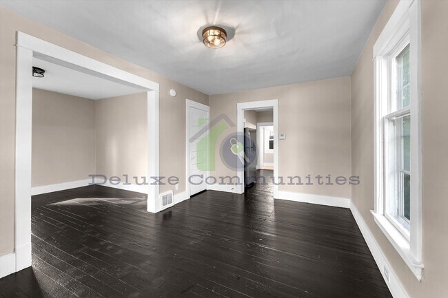 Building Photo - Remodeled 3BR + Flex Room | Steps from Leonard & Minutes to Downtown