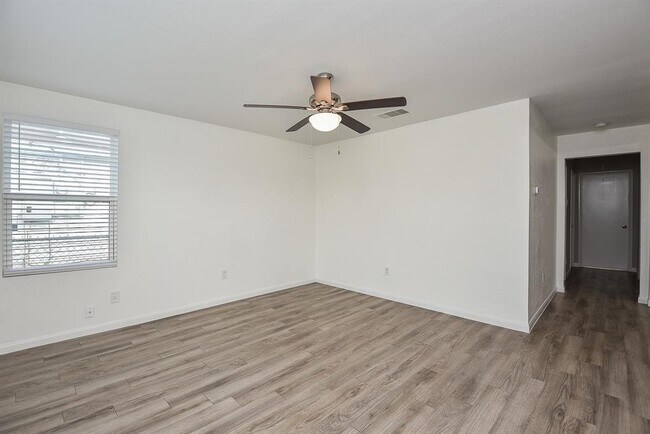 Building Photo - 3710 Dreyfus St