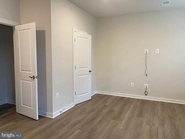 Building Photo - 16356 Columbus Ave