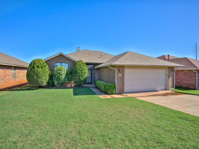 Primary Photo - New In Moore Home Available now!