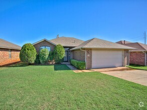 Building Photo - New In Moore Home Available now!