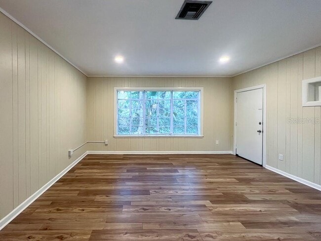 Building Photo - 2734 SW 3rd Pl