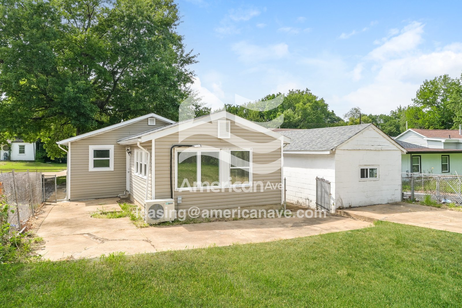 Building Photo - 812 N Elm Ave