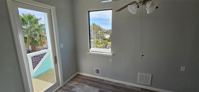 Building Photo - 1643 Railroad St