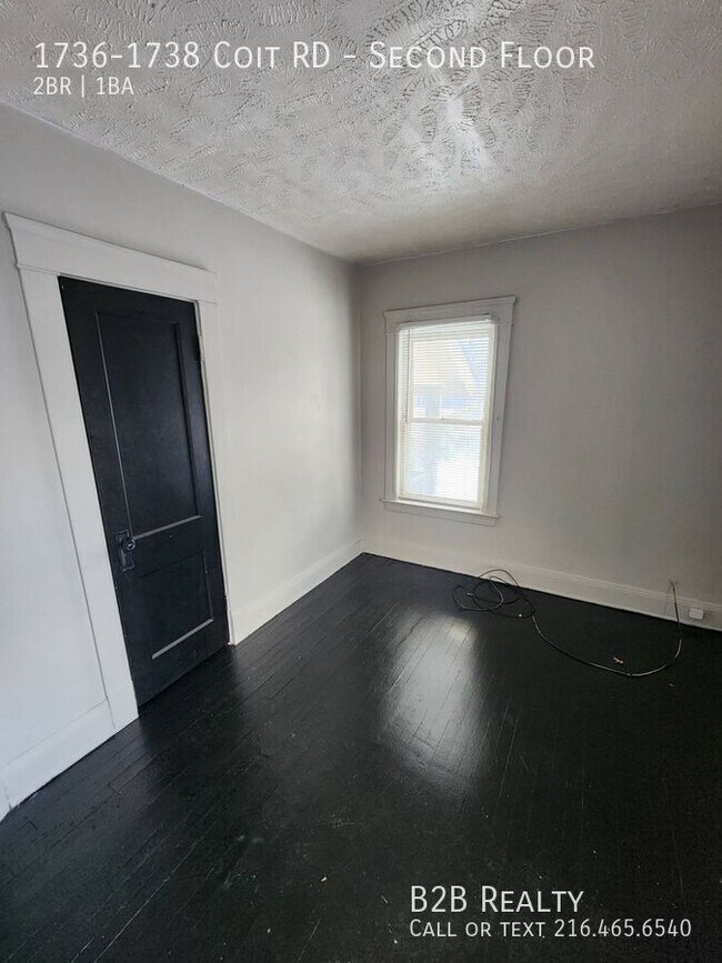 Building Photo - 1736-1738 Coit RD-Second Floor