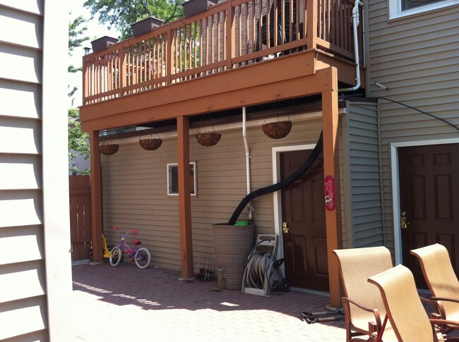Building Photo - 3535 W Belmont Ave